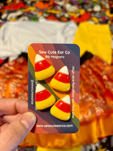 Load image into Gallery viewer, Bib Magnets Candy Corn $10